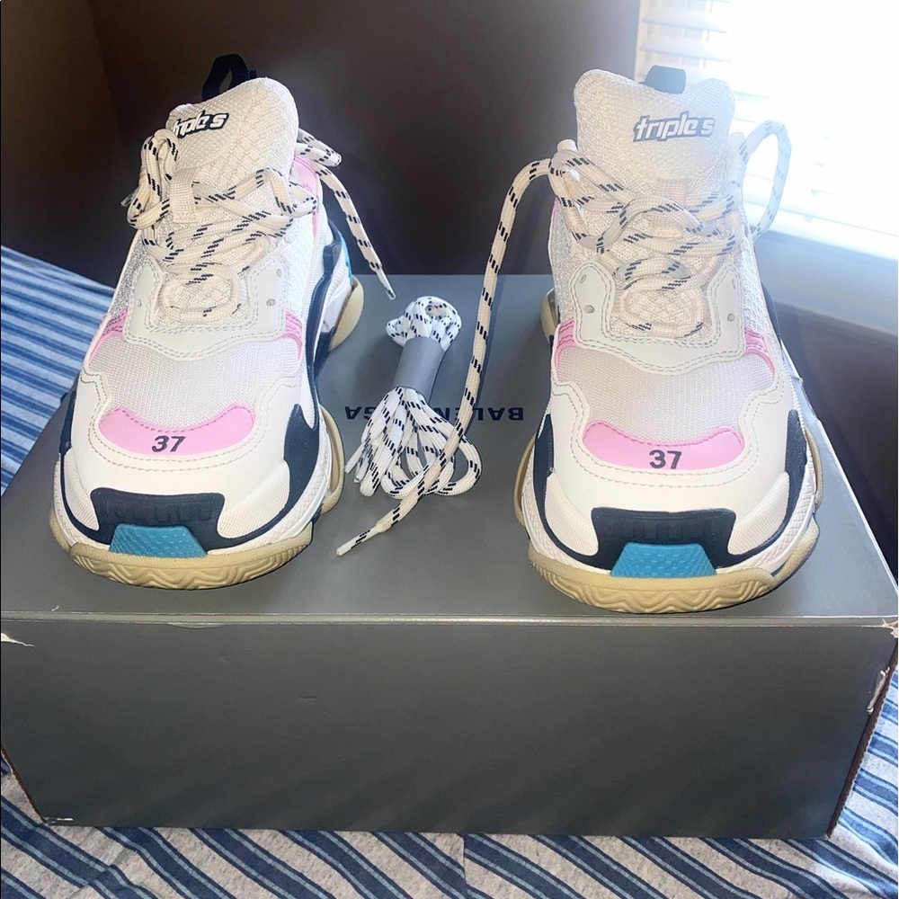 Balenciaga triple S size 37